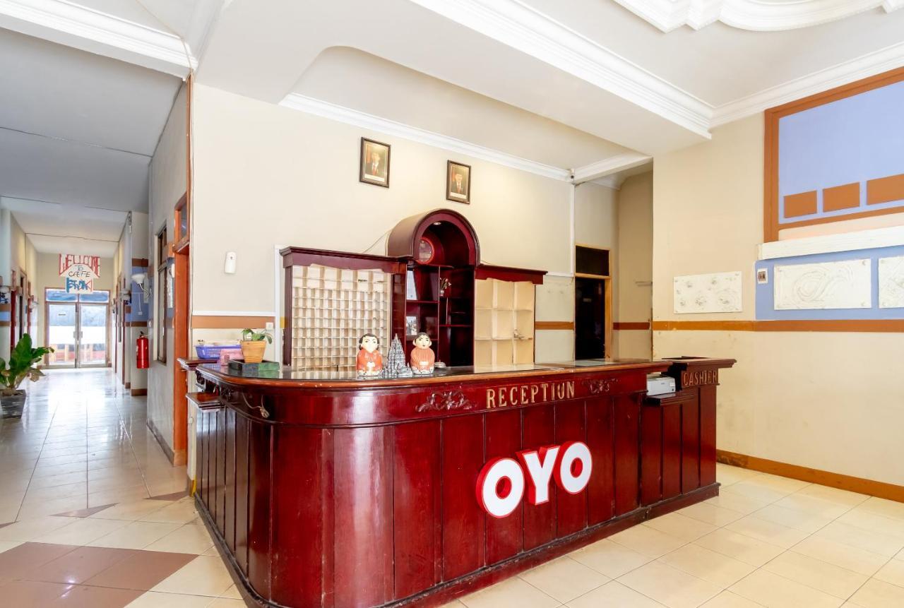 Oyo 1364 Pondok Wisata Istana XI Medan Eksteriør bilde